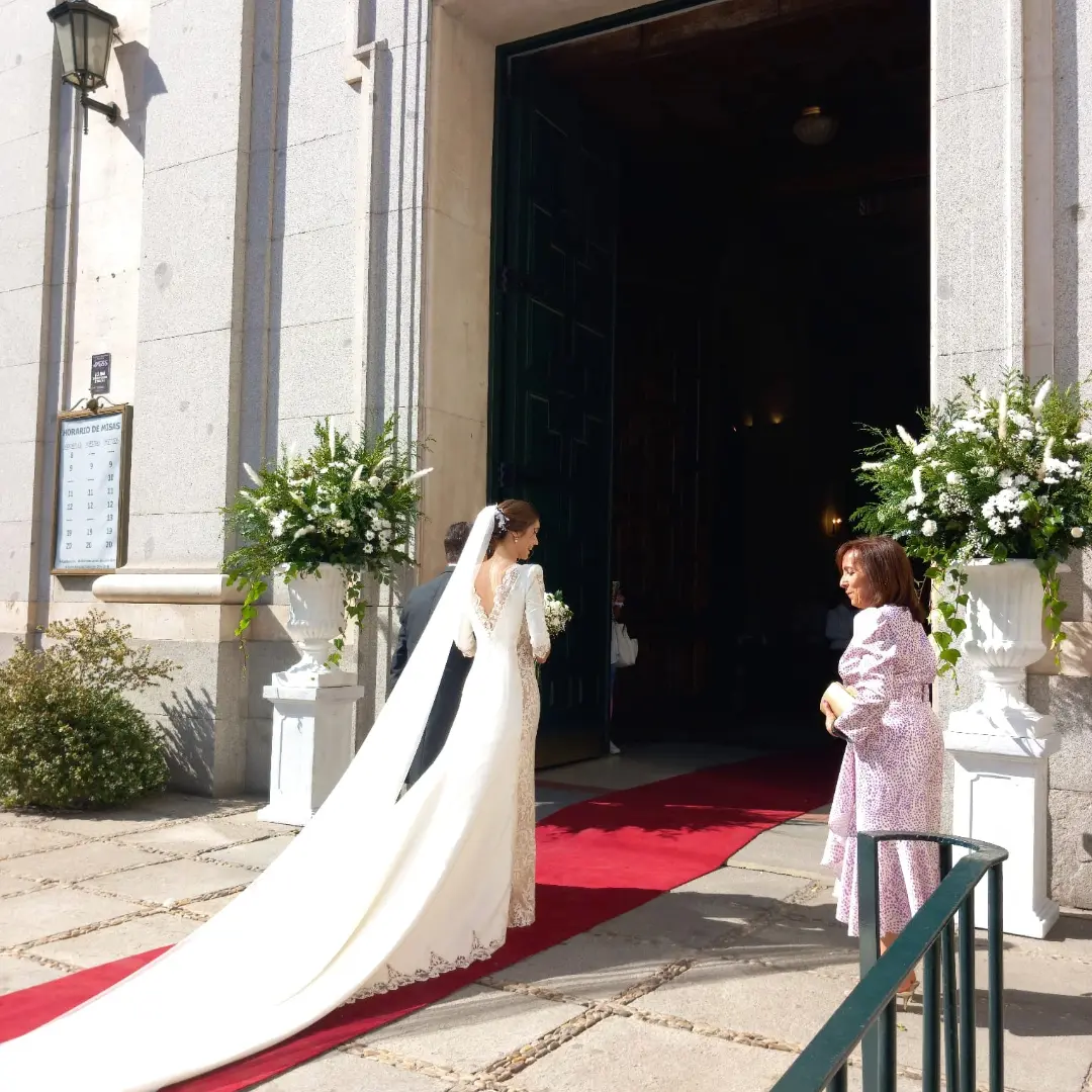 copas florales exteriores parroquia santa teresa y santa isabel