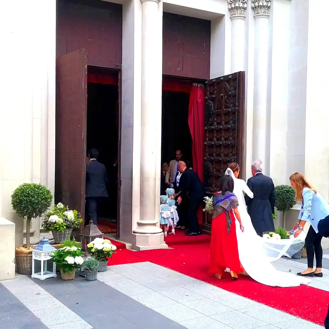 decoracion arboles y cestos capilla colegio nuestra senora del pilar