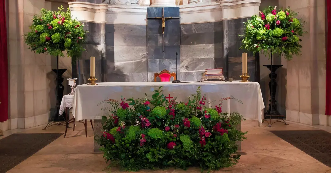decoracion floral con hortensias lima capilla colegio nuestra senora del pilar