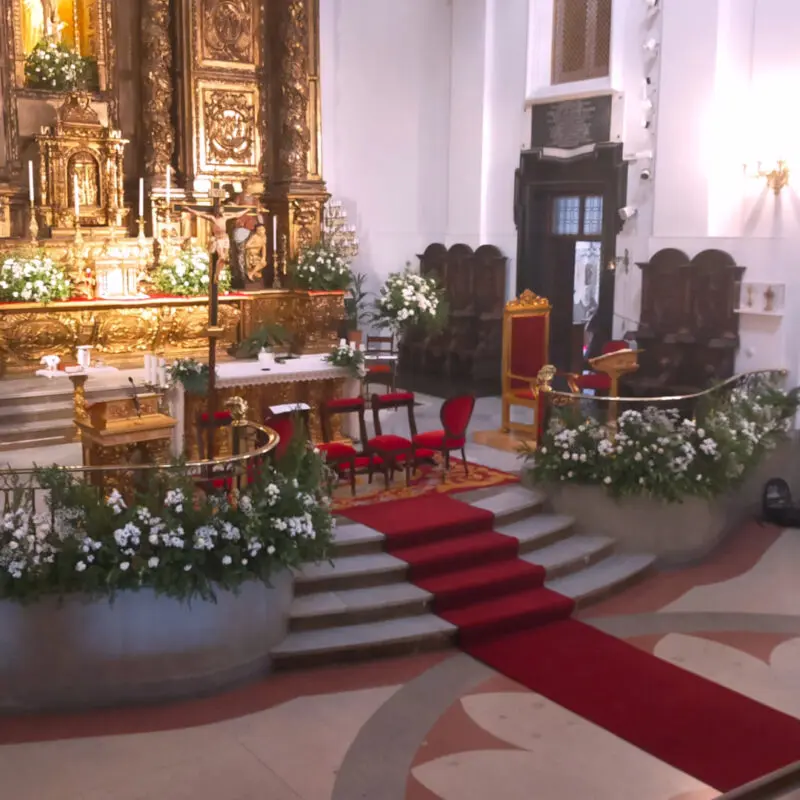 decoracion floral parroquia santa teresa y santa isabel 800x800