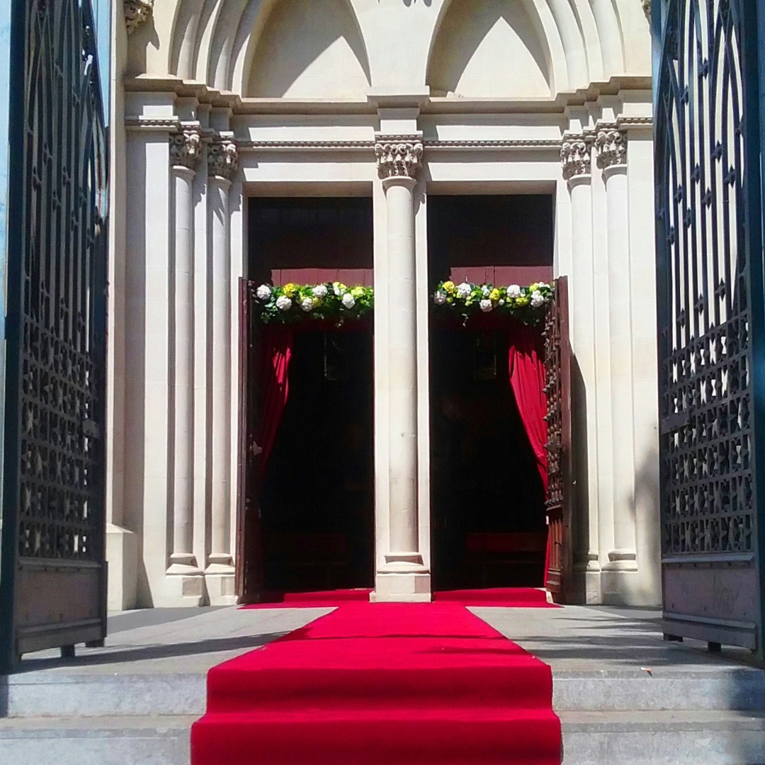 alfombra roja capilla colegio nuestra senora del pilar