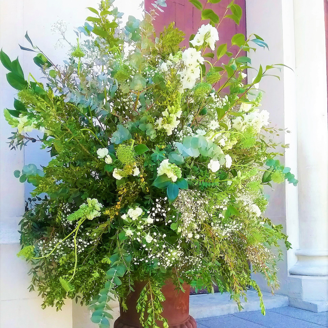 copas florales exteriores capilla colegio nuestra senora del pilar